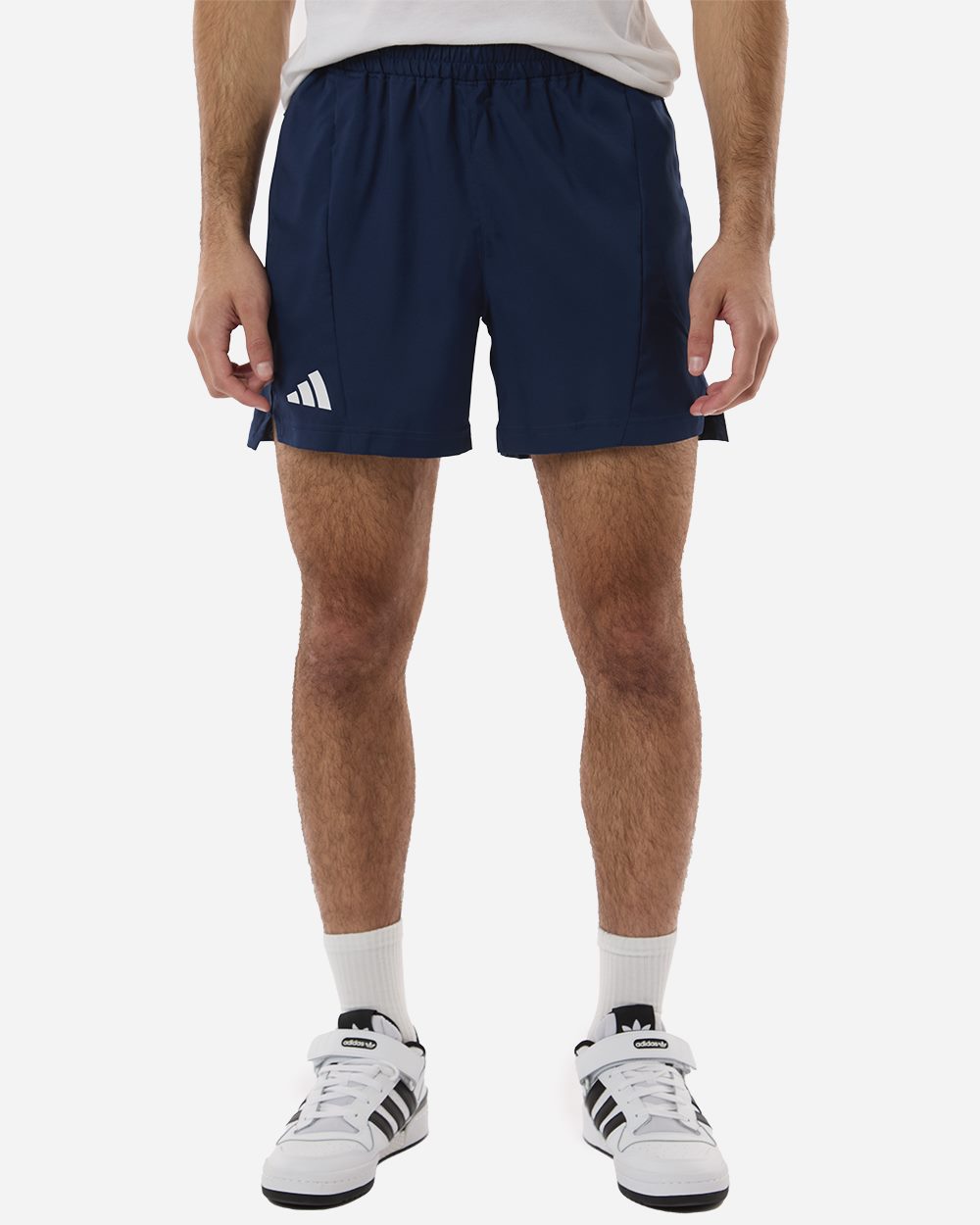 Adidas AT304 - Model